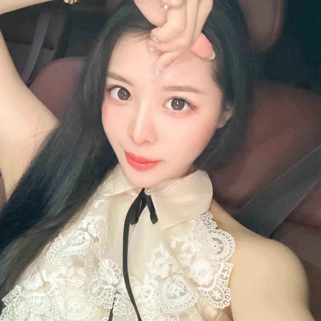 琦琦美少女