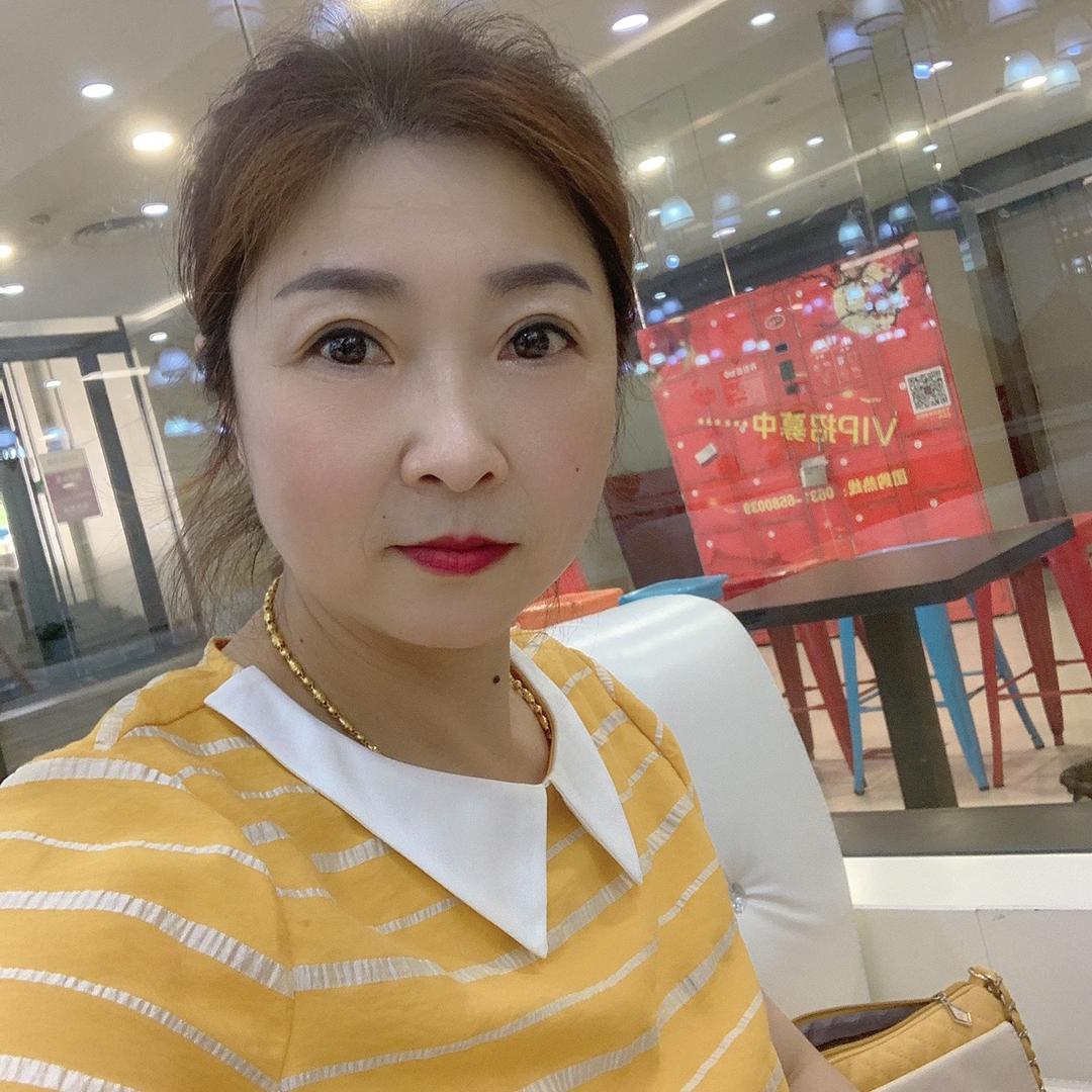 卖海鲜的小姐姐（74年的😽）