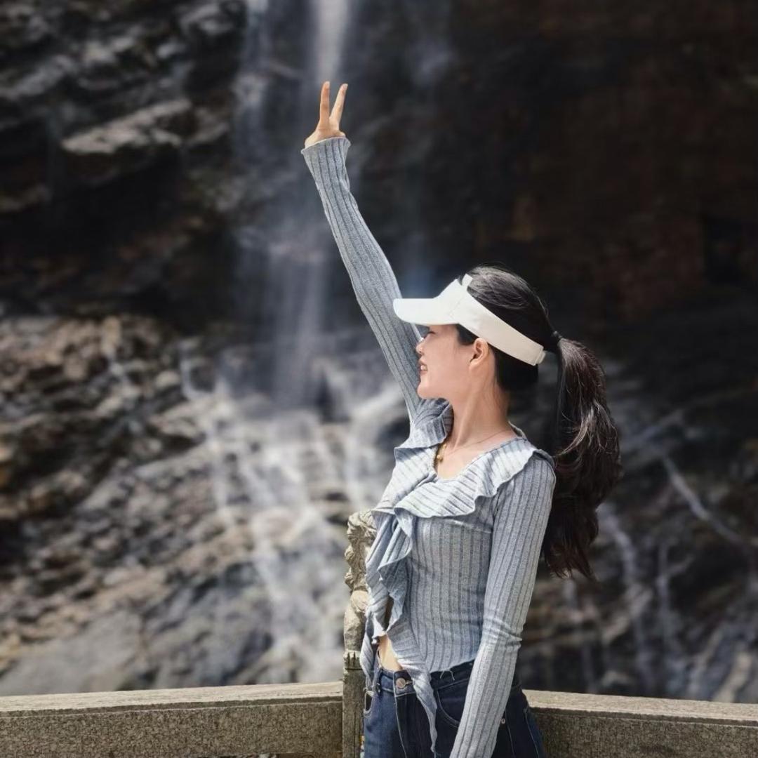 Dz.爱得的小女子