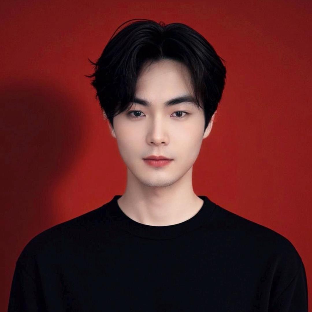 王逸尘（摆摊日记📔）