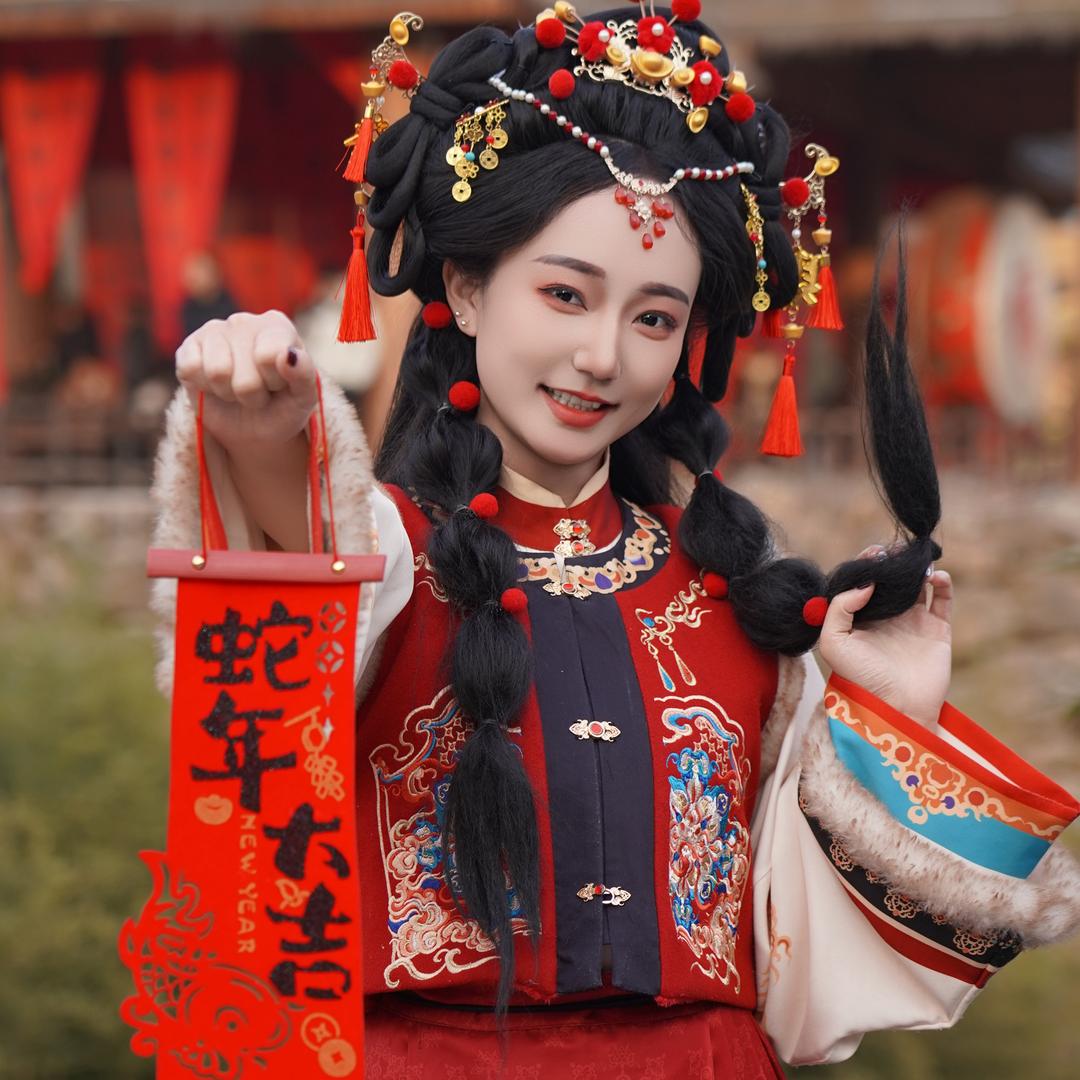 不安静嘚静静（柏意鞋业）