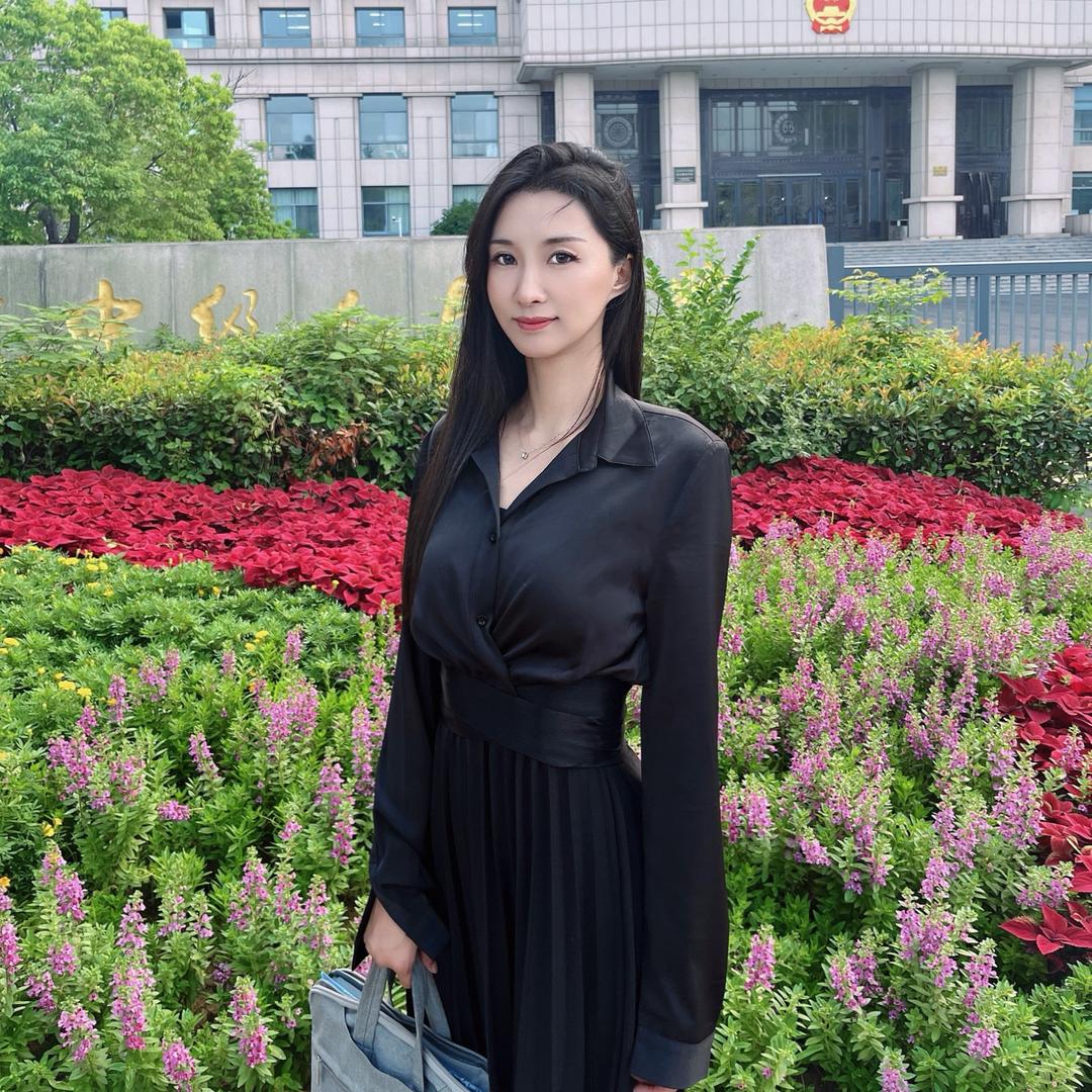 秦律Vivian