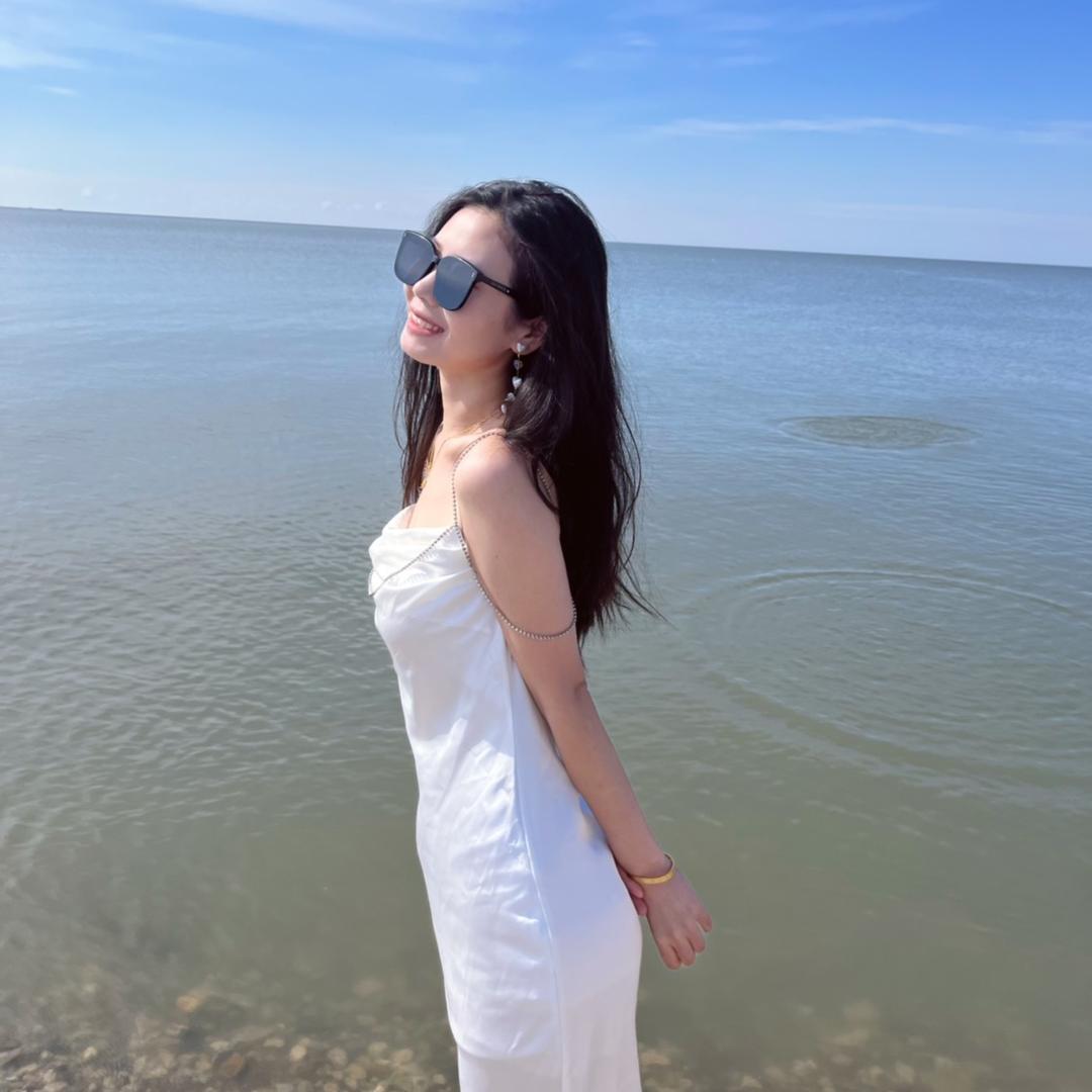 小鱼儿水中游