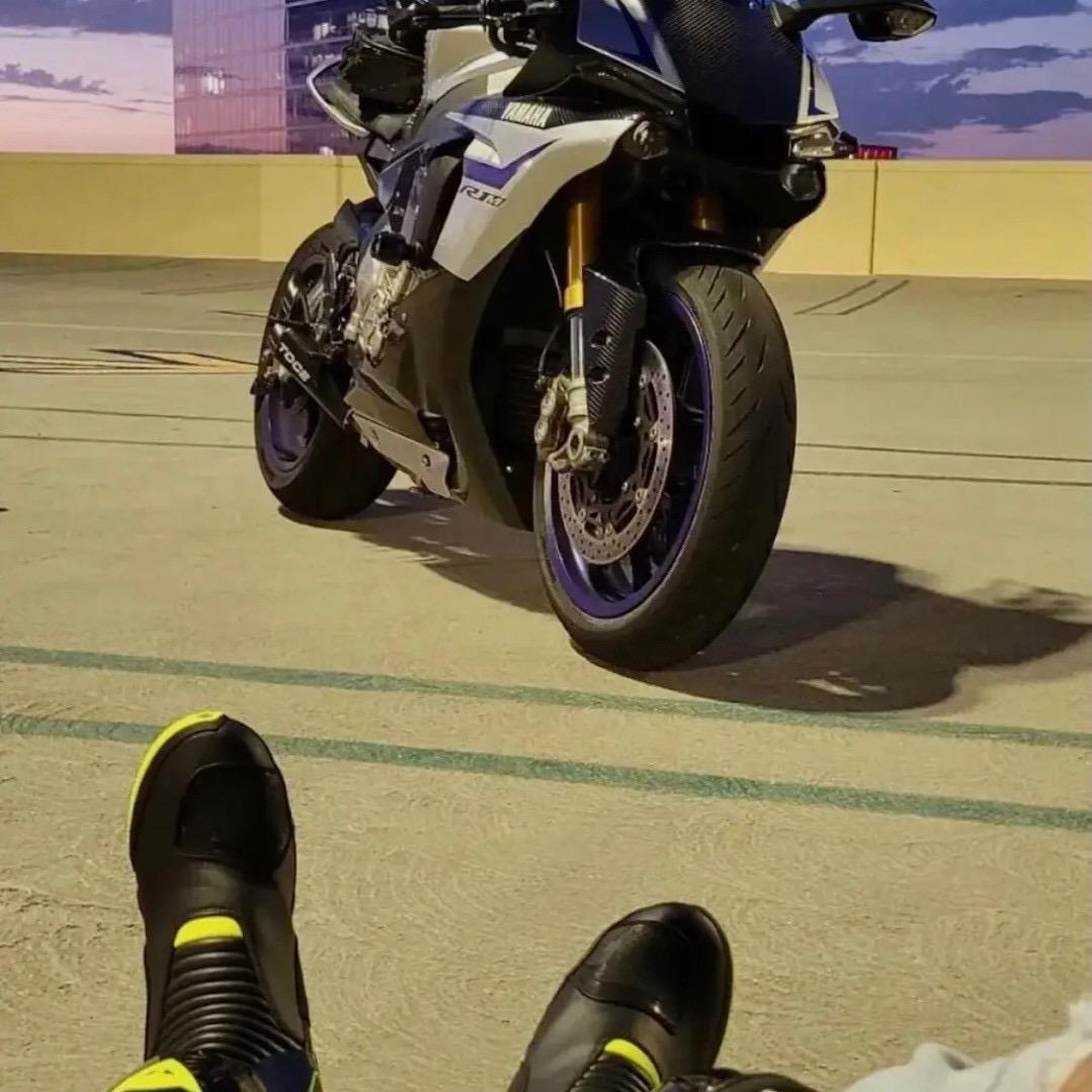黎珞·
