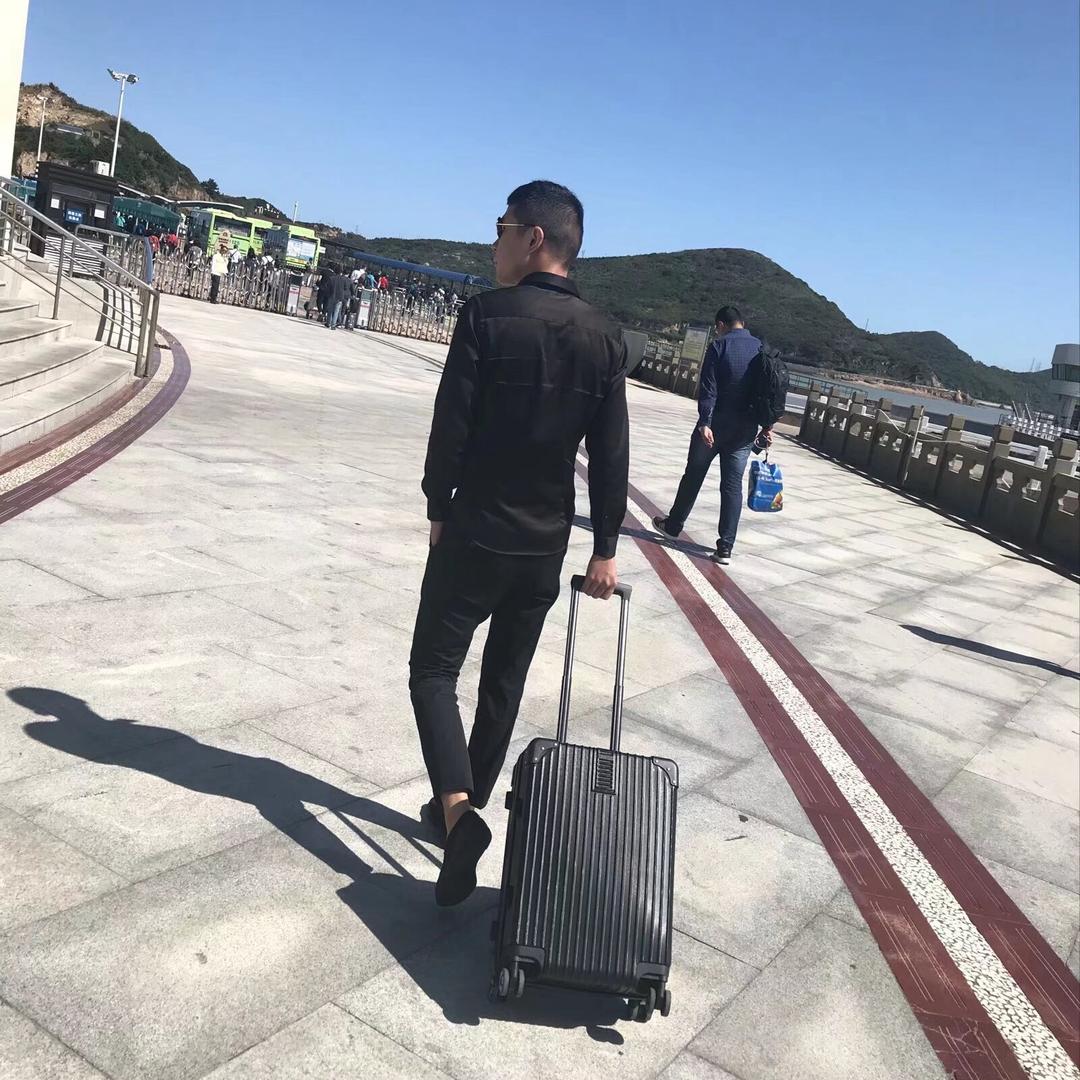 别抱李先生、