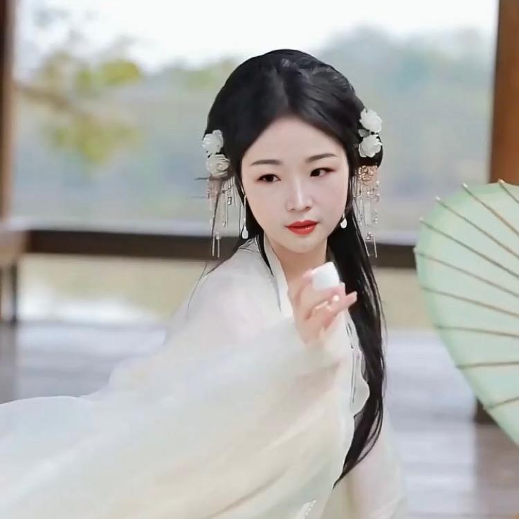 莫桑石