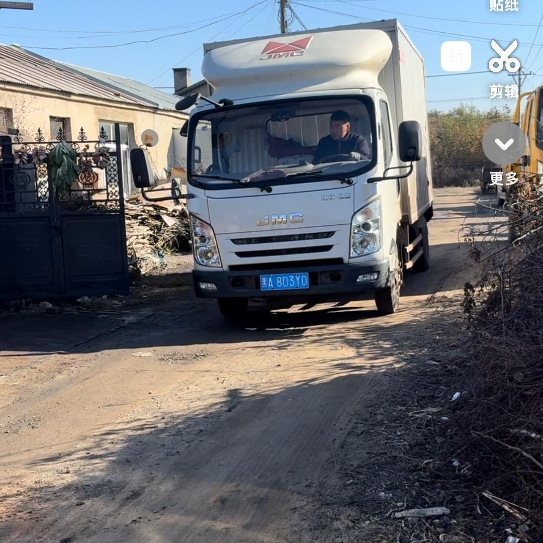 一人一车下乡卖百货