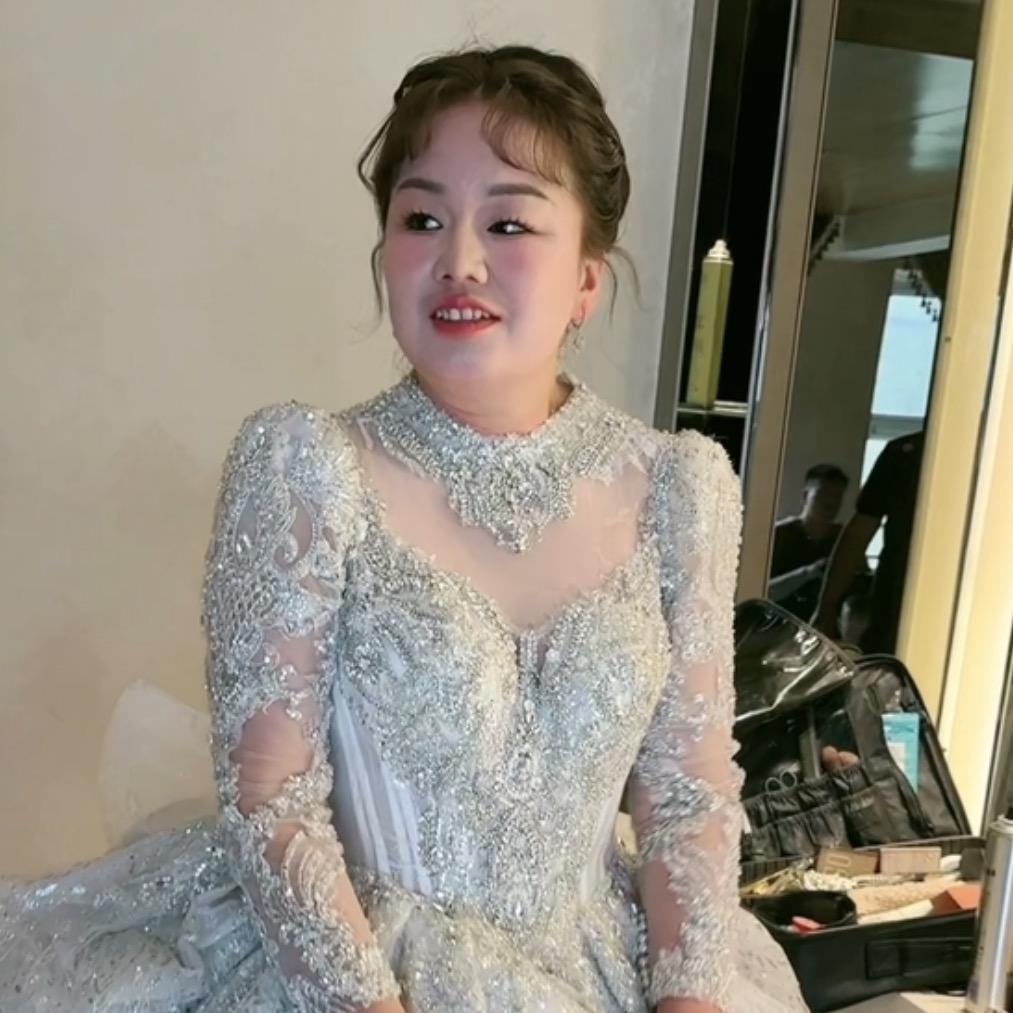 (10月5号妹妹结婚)辉辉一家人