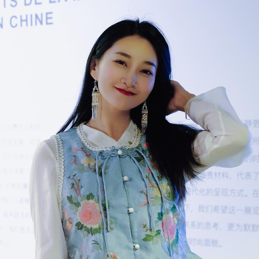 芊与芊寻pula@抖音