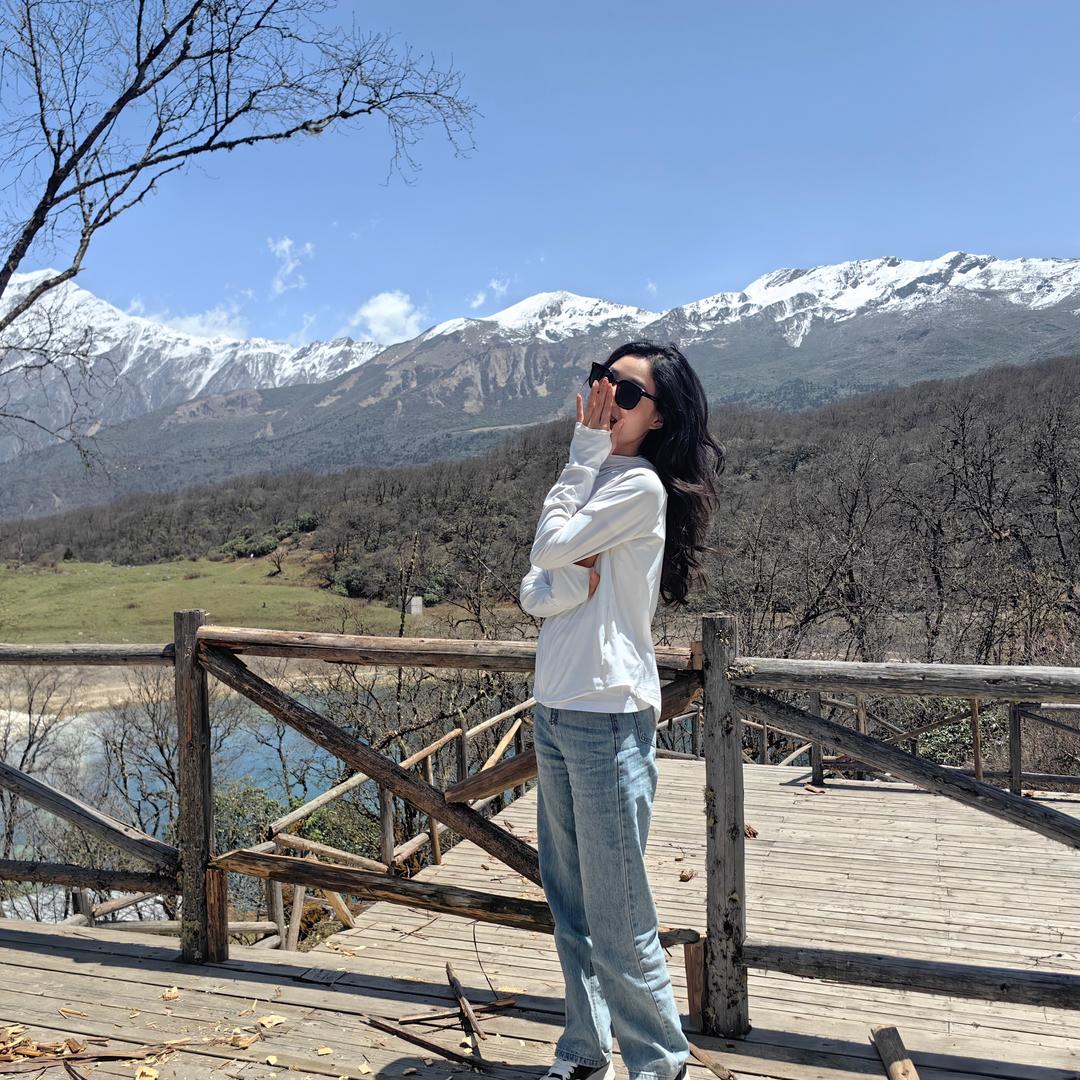 不怕晒的小黑白