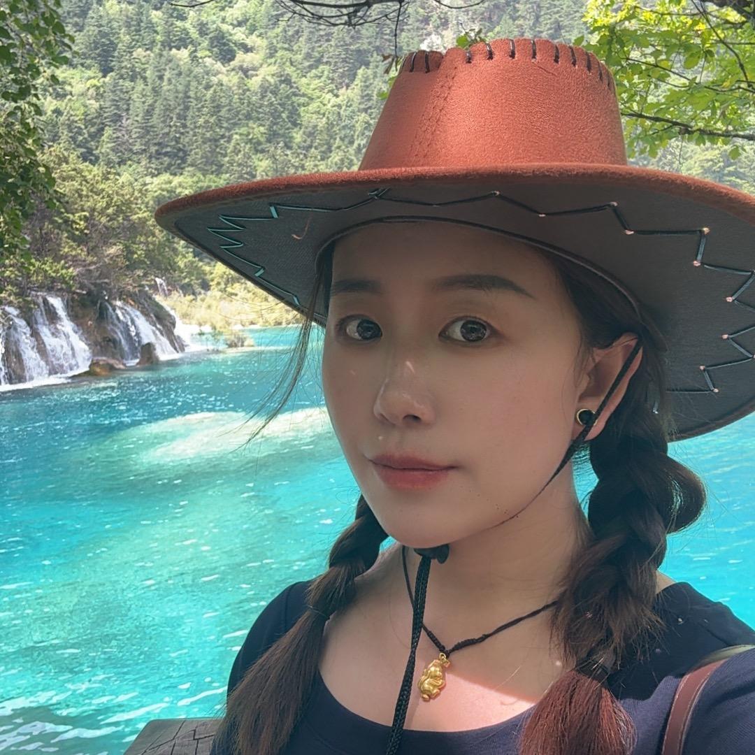 杨小宝👨‍👩‍👧‍👧