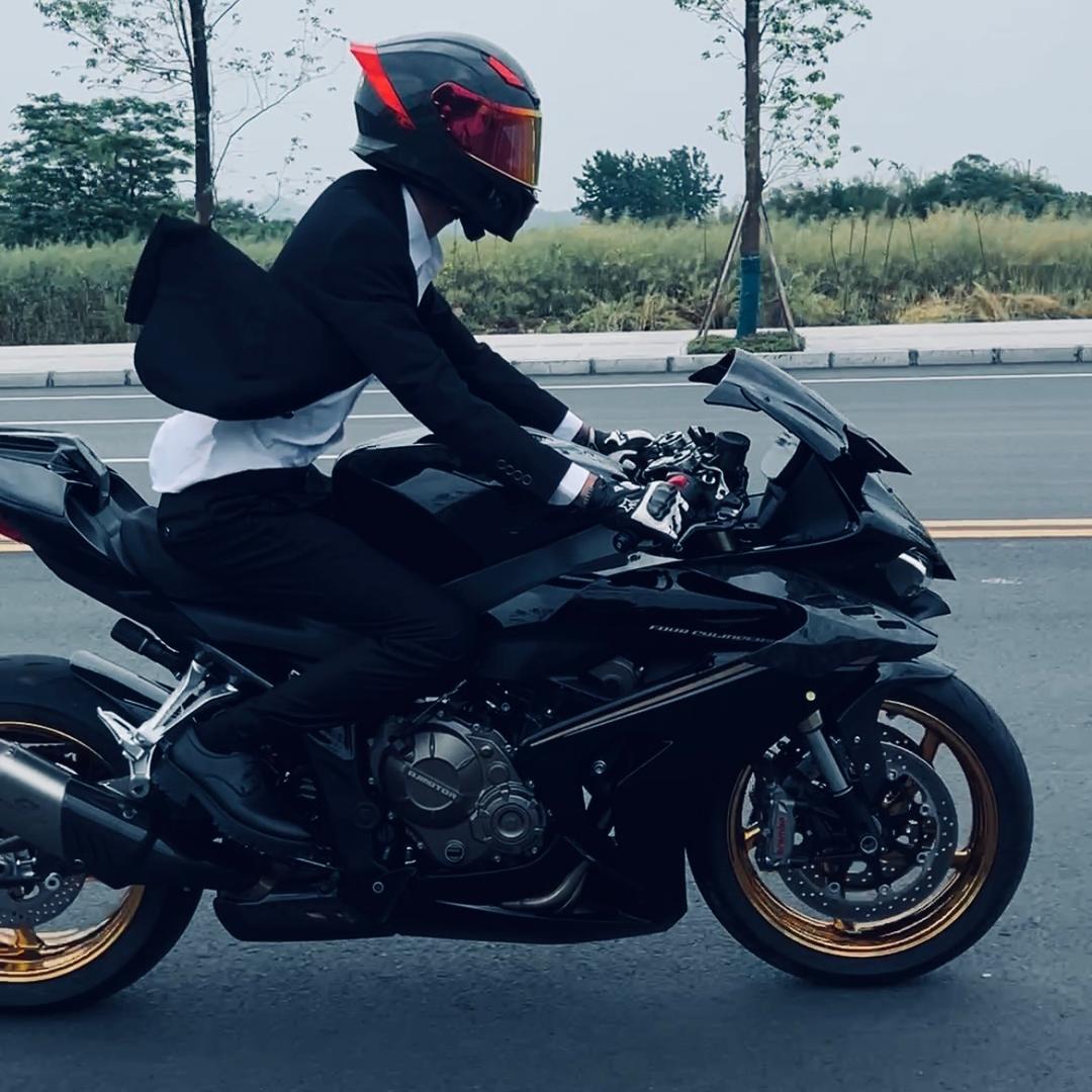 摩弟机车工作室