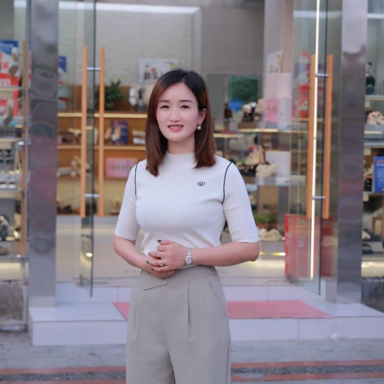 沅江卖女装的蔡姐