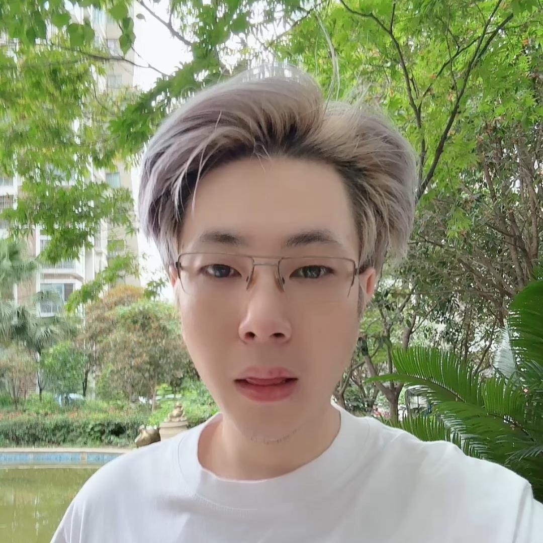 @ Yi.熠 皇