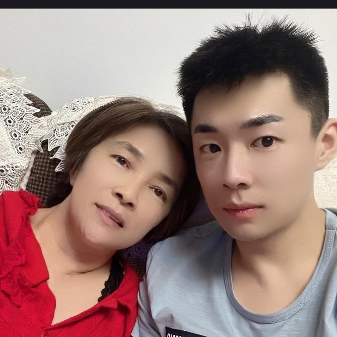 奇台儿童广场这边，生活团购超市