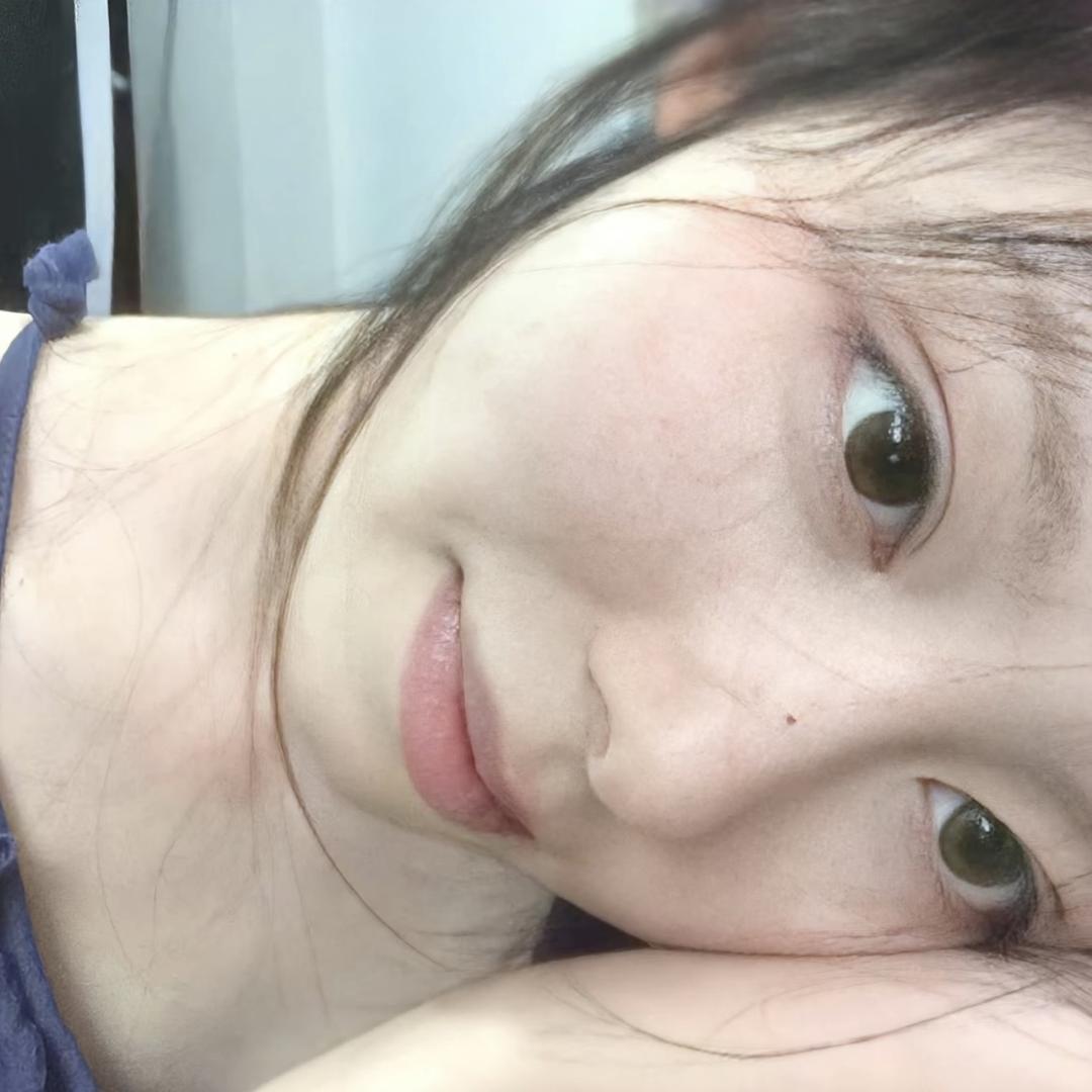 疯癫快乐小女孩-