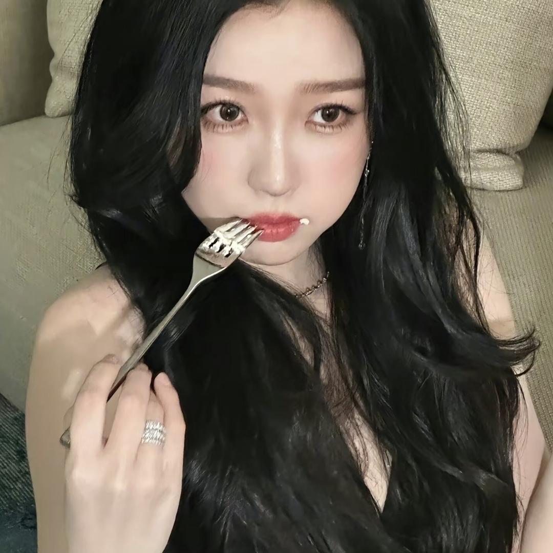 J。
