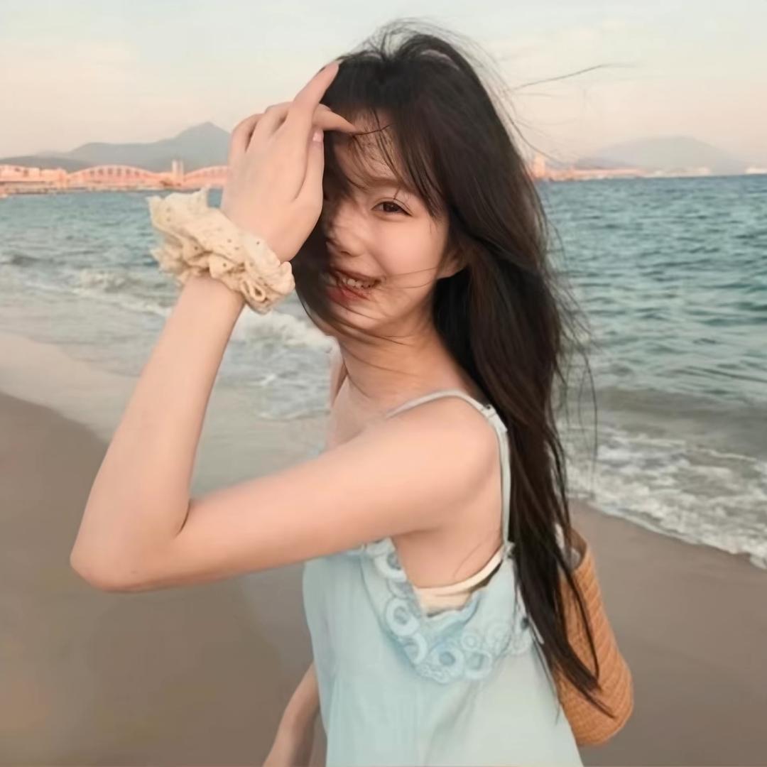 一口两个蛋挞.