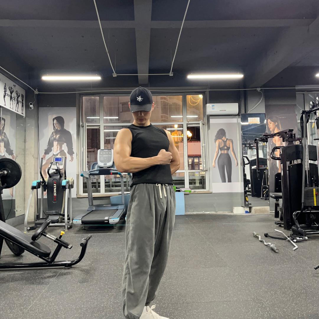 朋赛来了🫡（倒立中）