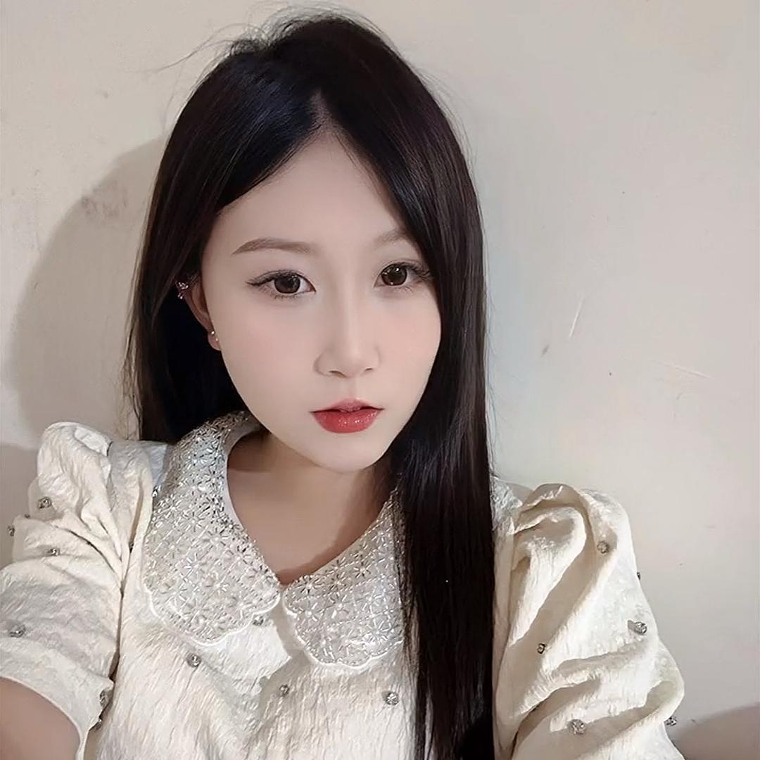 依依