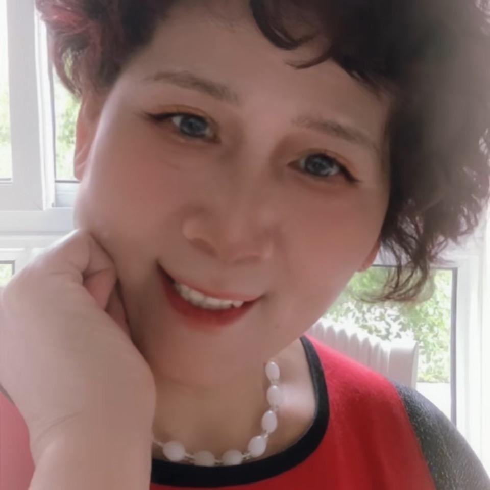 我是61年的，本人嘉兴市，叫美月