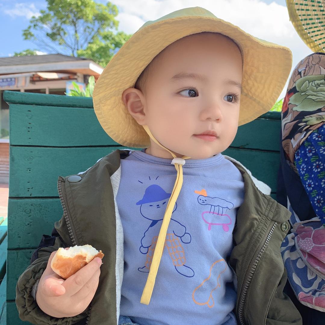 安静的小拳头