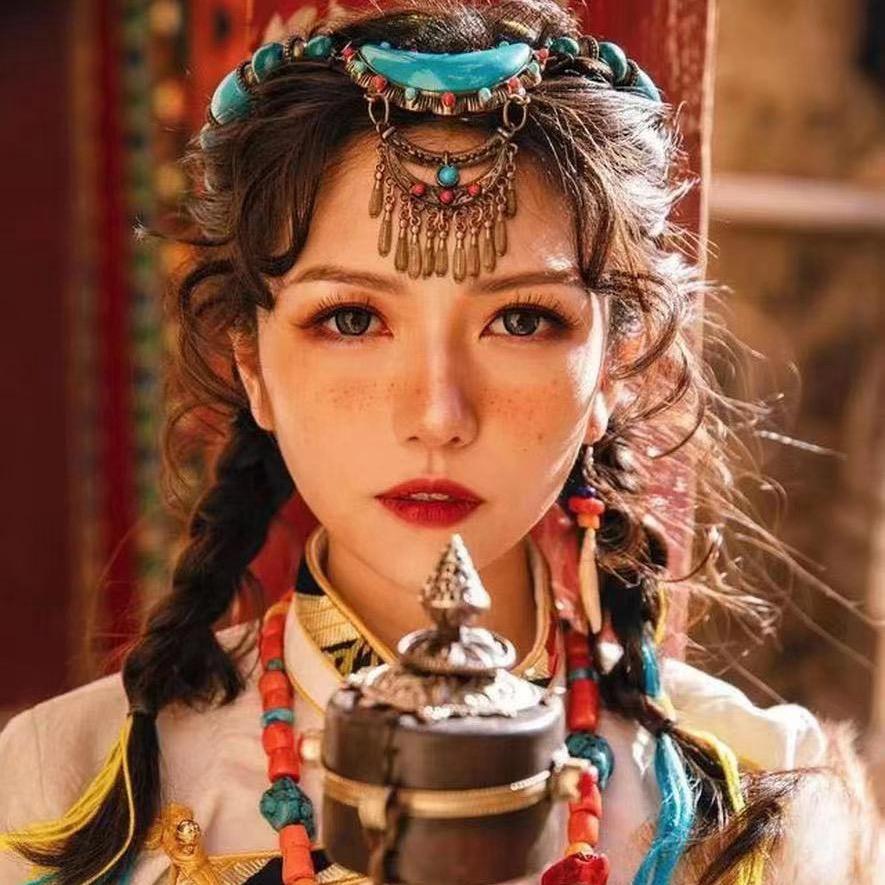 藏传央吉小店的头像