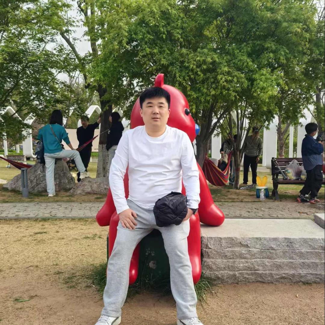 李伟