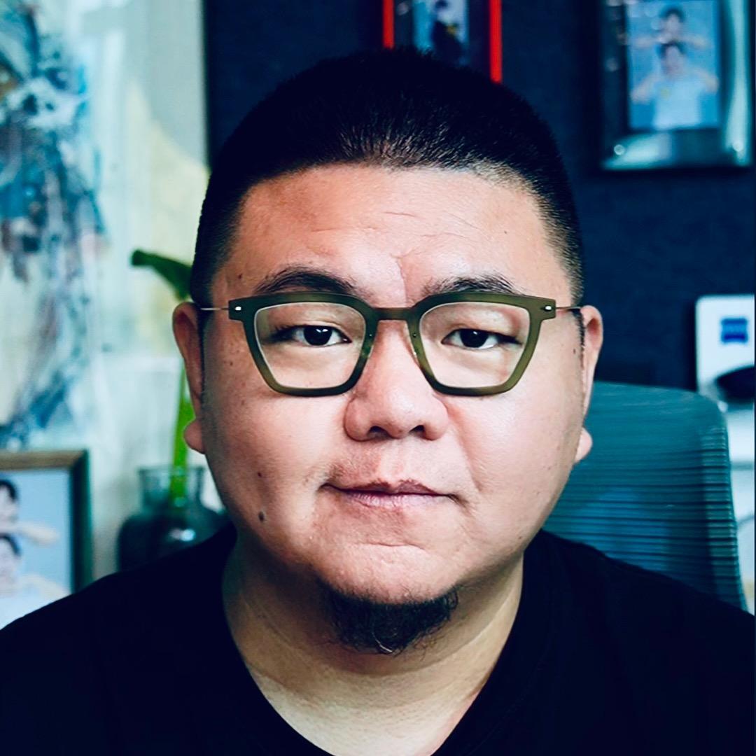 卖眼镜的敬哥哥