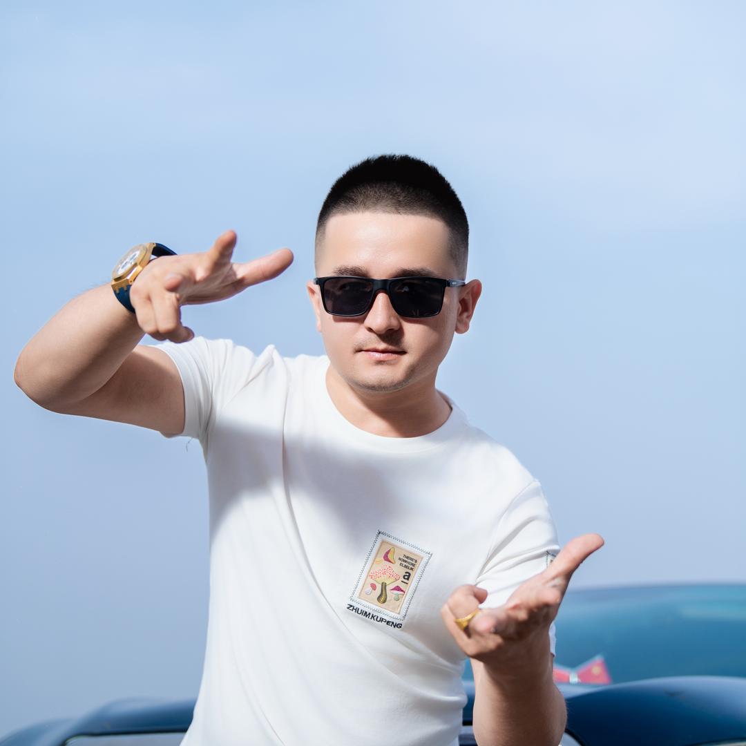 新疆努尔