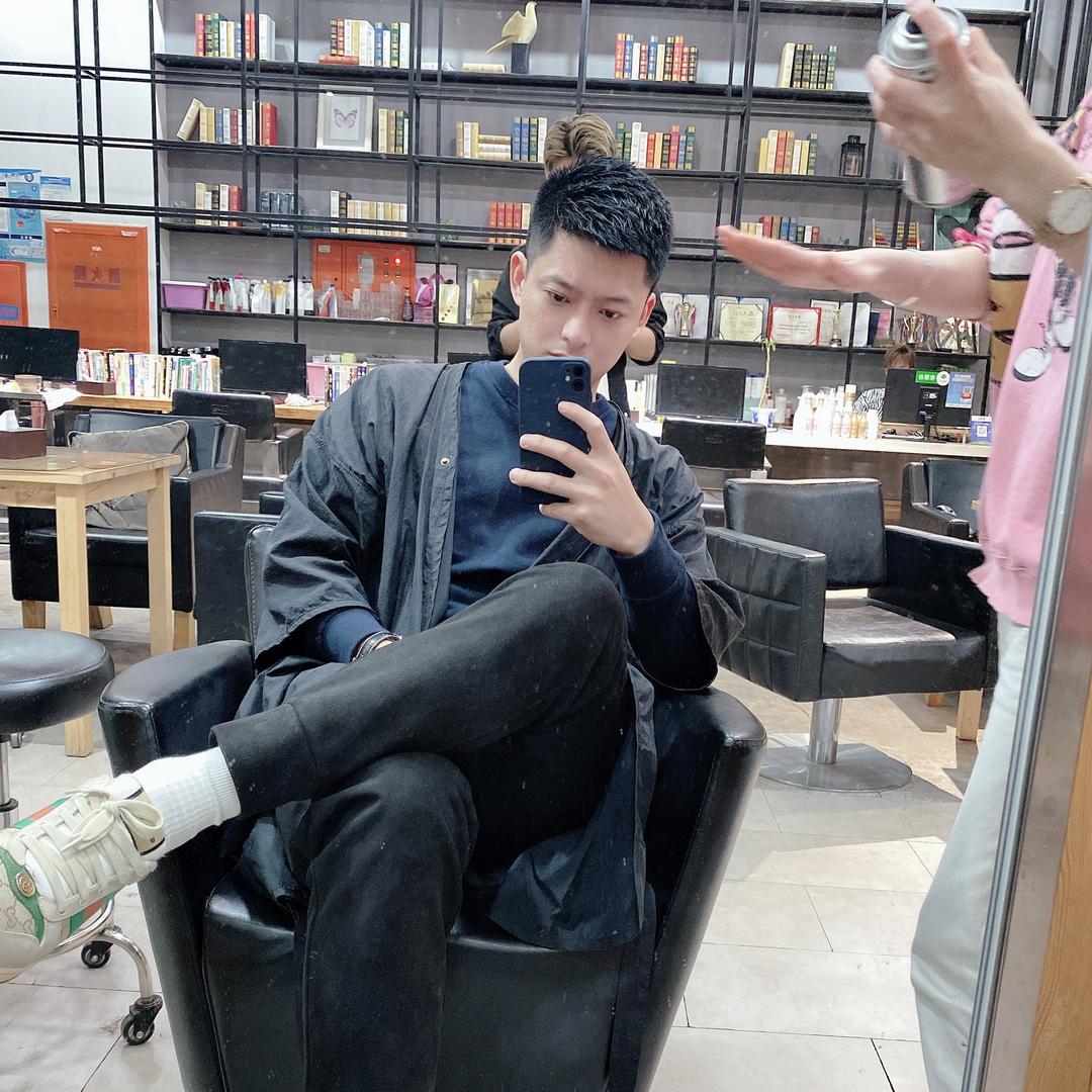 要去太阳上的男人