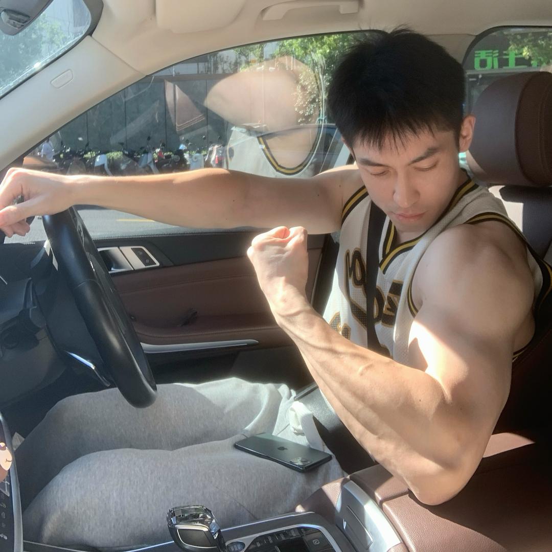 赤道健身游泳高洋教练