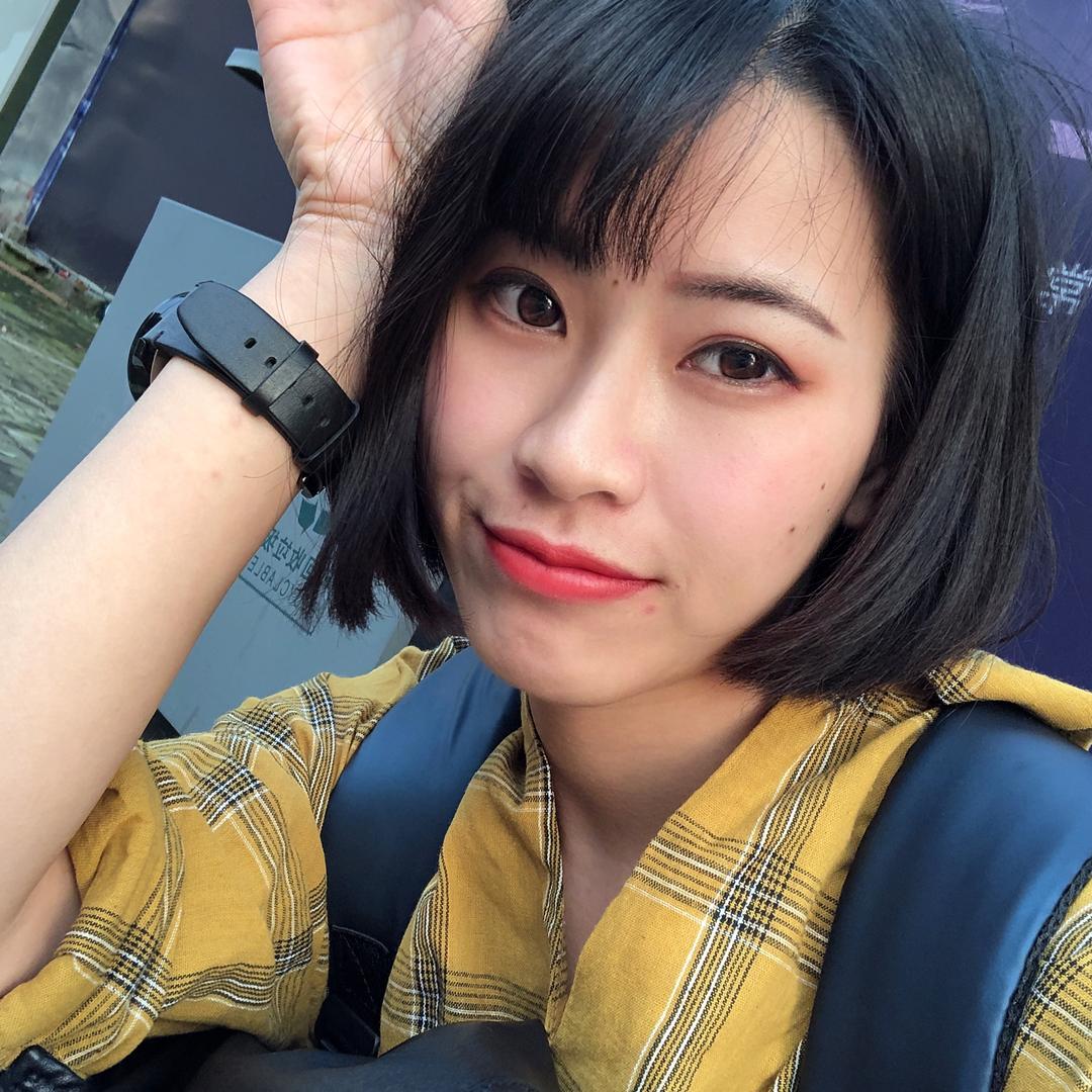 社恐的小美👩🏻‍🦰