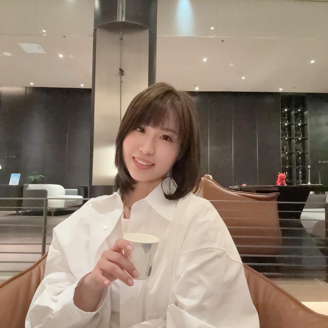 鄢欢Voo