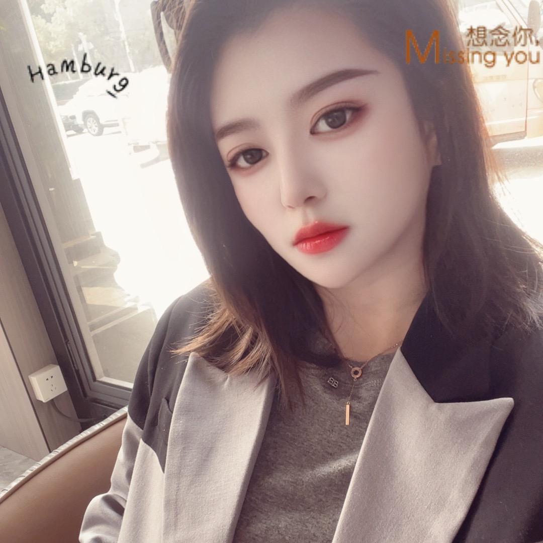 白鸽 🍓 👑～🦋 .🖤