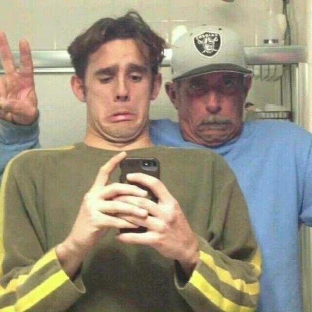 李