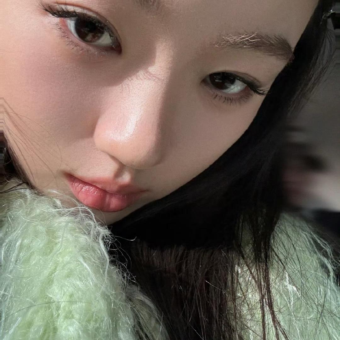 单眼皮牛奶