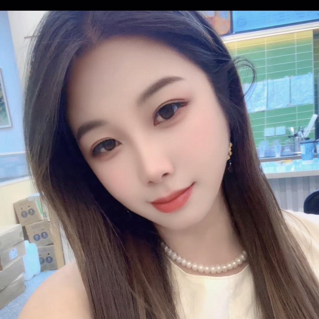 快乐的女生