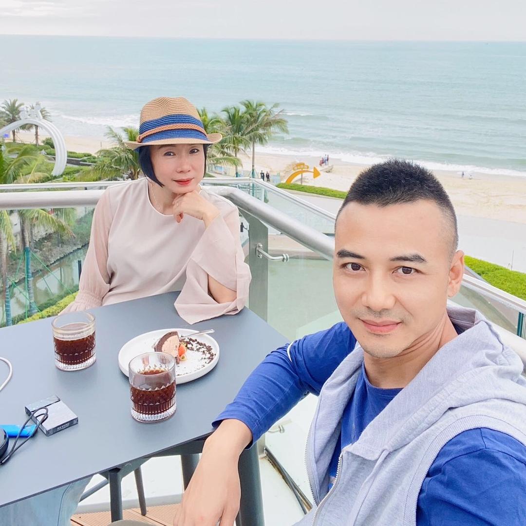 宋李夫妻房车生活