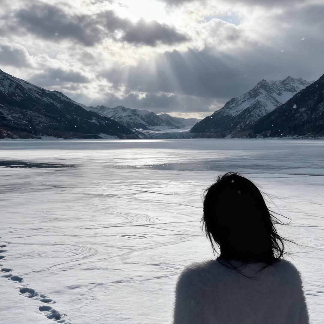 ≽^•༚• ྀི≼