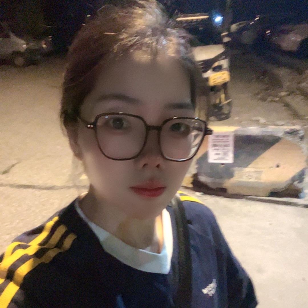 文小闲在努力摆摊（泡沫箱肠粉）