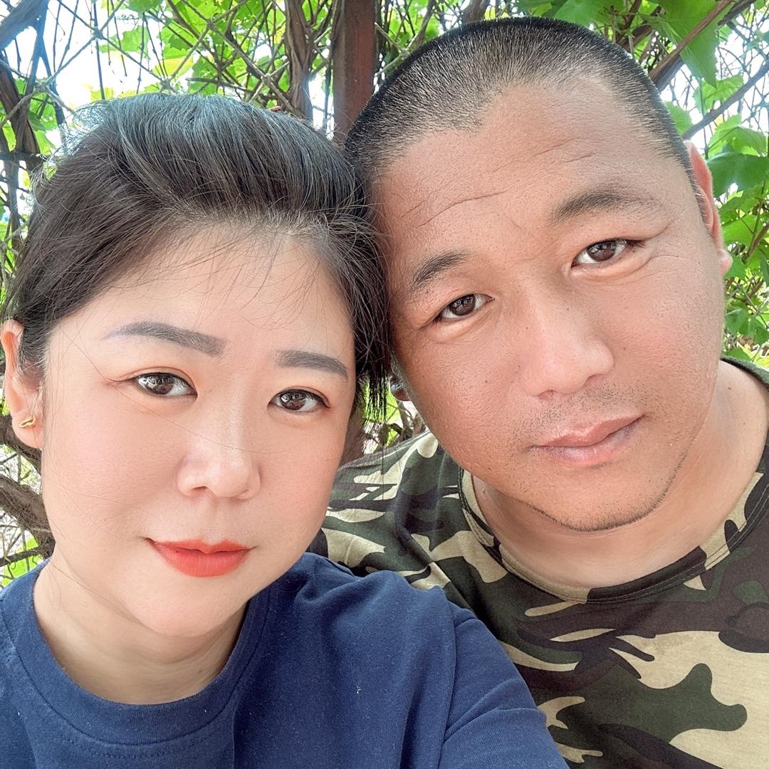 小秀和老黑