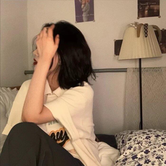 田不甜.