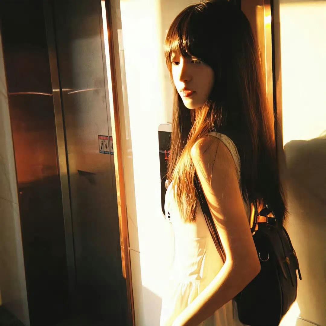 抱抱月亮
