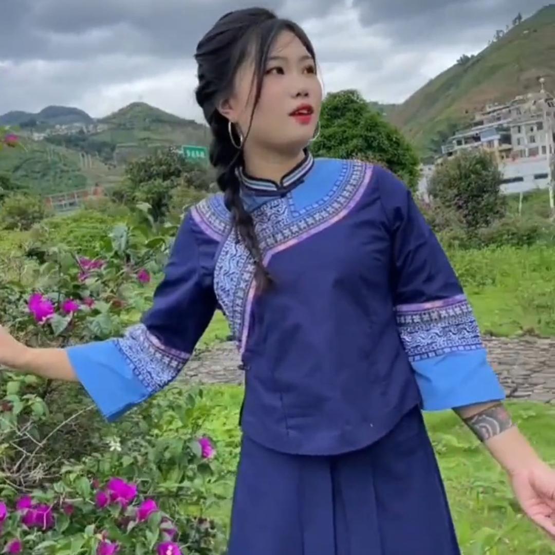 艳 艳 民 族 服 装❤️