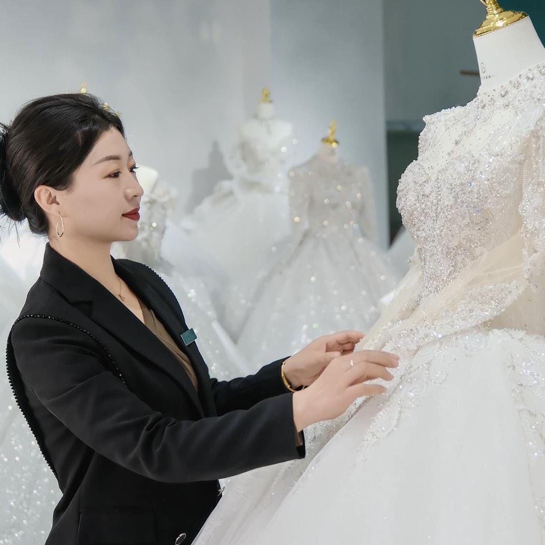 肃州区施华洛婚纱礼服馆大瑶
