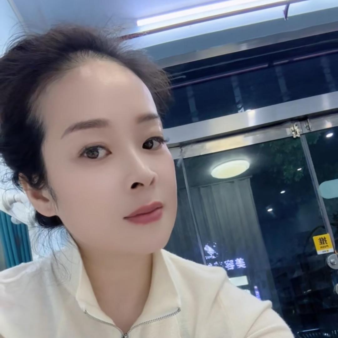 启东市铂肤瑞美容馆