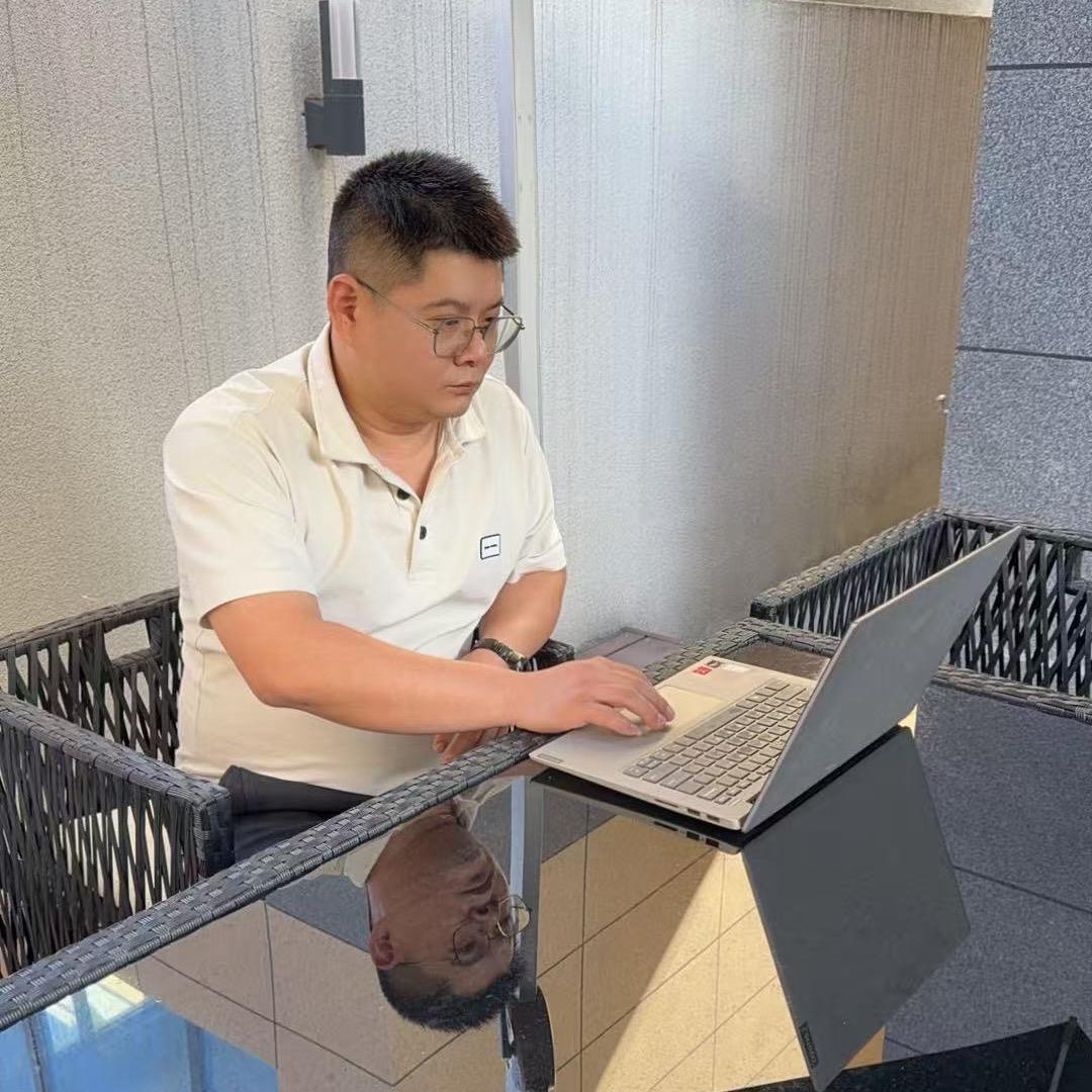 吴伟（云医集团）