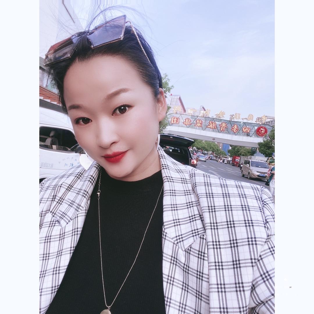 郓城挑上帝女装集合店