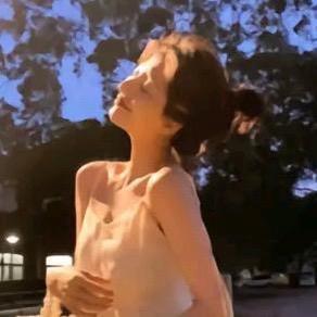 茜茜超爱笑🌻